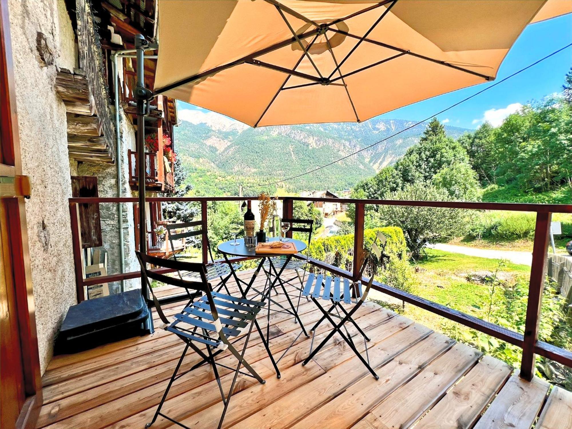 Charmante Maison De Montagne Briançon Exterior foto