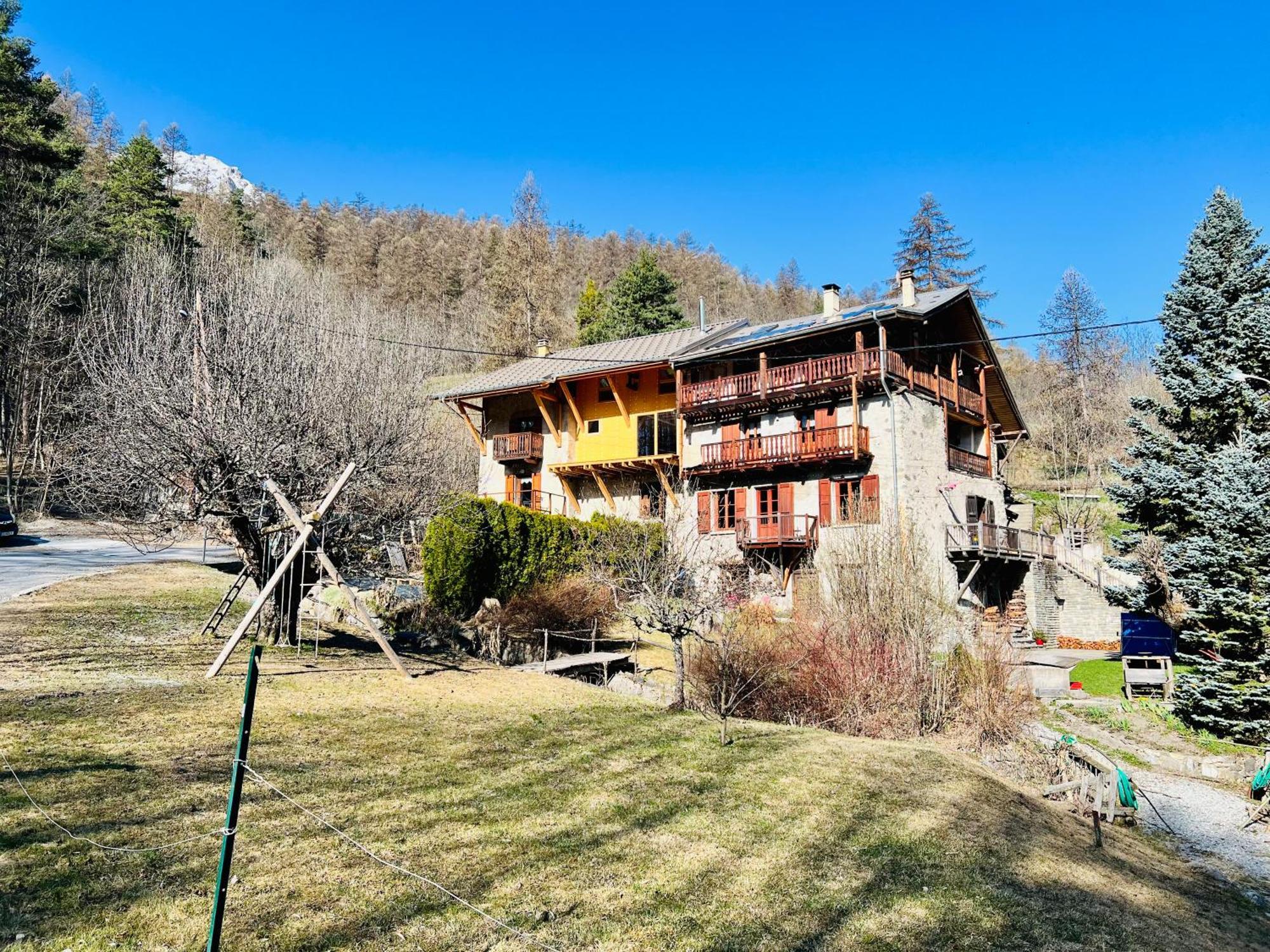 Charmante Maison De Montagne Briançon Exterior foto